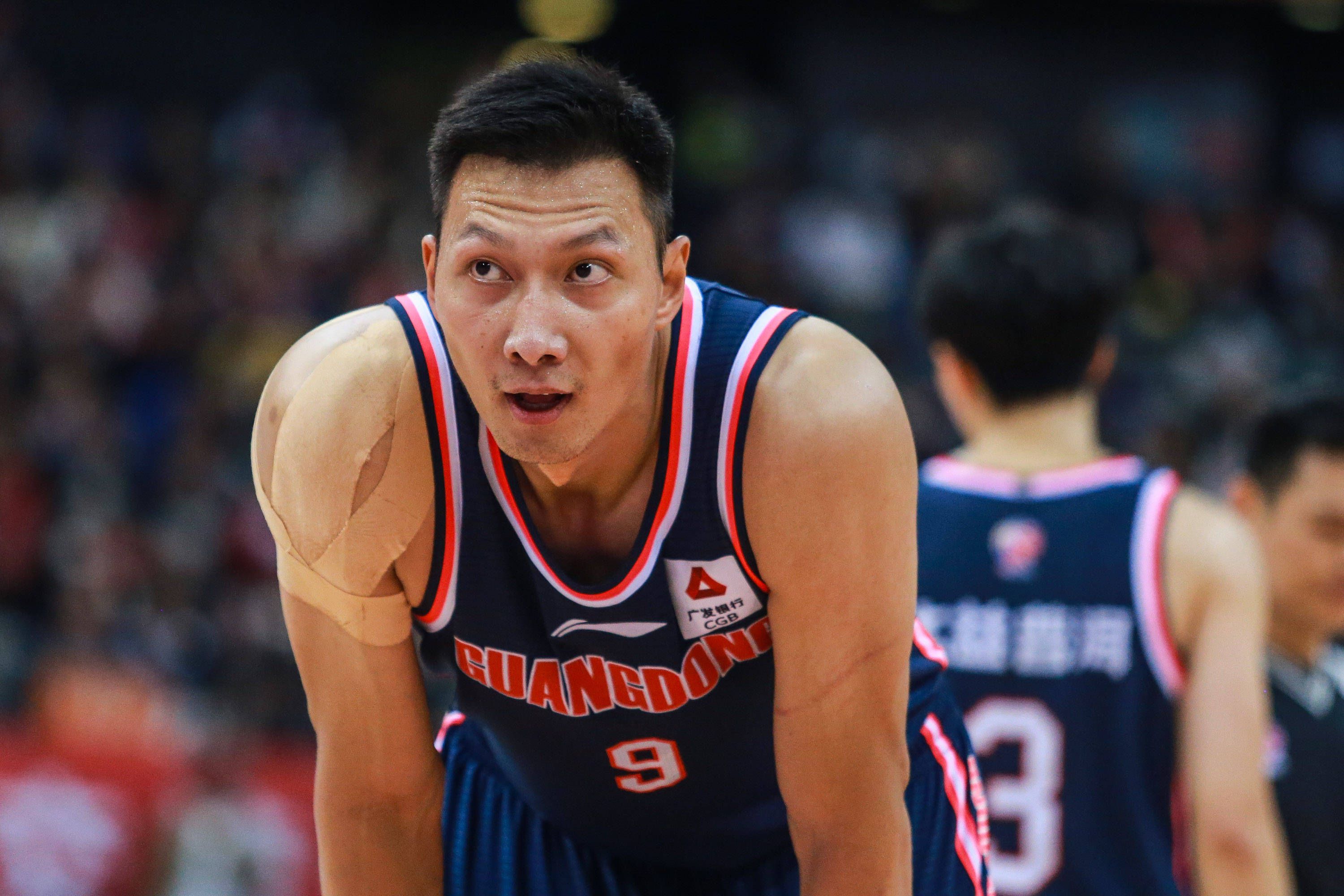 一下子，他也不知道该如何是好。