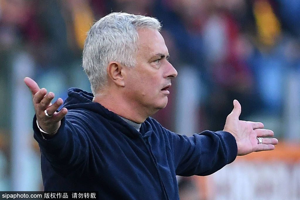 关于年轻球员——我非常满意，我为球员们感到高兴。