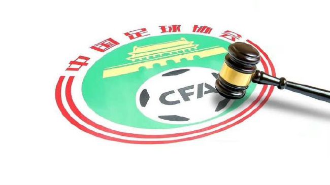 阿森纳上场赛事作客1-1战平了利物浦，最近3场赛事1胜2平，状态依旧不错。