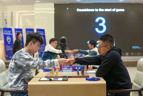 我们知道明天米兰能够依靠他们的主场球迷们和我们较量。