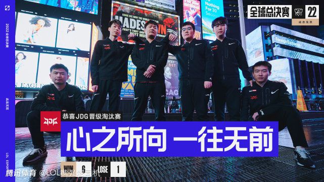 当蛋糕被我们吃到了肚子里之后，感觉就像是歃血为盟，这也标志着我们阳光灿烂剧组正式成立了我们的队伍刚开张，大概有50多号人，40多条枪(男多女少)。