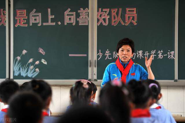 在谈到影片的传播时，钟南山院士表示，目前国外有些人喜欢对病毒贴上政治化的标签，他希望电影能从人性的角度打动国外观众，;我相信慢慢会有一个认识的过程，这个电影除了在中国能够放映以外，最好也能在国外放映，要用国内外观众也能理解的方式，用真正的人文精神打动观众