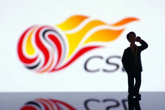 ;一列囧车预告中，徐峥阴差阳错踏上与母亲前往俄罗斯的K3列车，浪漫异国旅途，车厢囧事频出，不仅有袁泉的电话轰炸，更有来自妈妈的;夺命灵魂发问，幽默之余速写出徐峥角色;双面胶式的亲情囧境