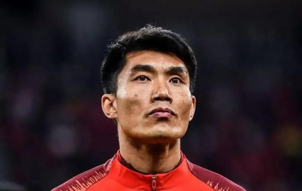 玩世不恭的花花青年凉介（小泽亮太 饰）没留心弄了黑社会老迈的女人，他被对方就地抓获，以后更被逼着砍失落了小手指。在此以后，小手指被女孩桃子（我妻三轮子 饰）捡到。桃子小学时期是个丑八怪，她一门心思地喜好凉介，却底子不被对方接管。愤慨的桃子为此纵火烧了凉介的家，尔后更整容成萝莉以期获得心上人的欢心。桃子将小指带回家，经由过程使人匪夷所思的手段克隆出和凉介如出一辙的男人来。克隆人对桃子百依百顺，不外却千方百计要除失落本尊。
