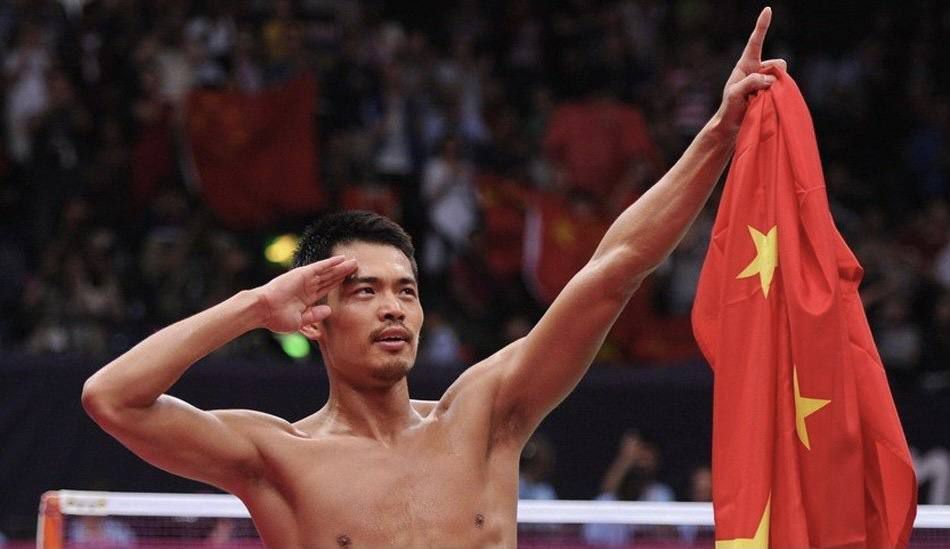 今日，由李睿珺编剧并执导，武仁林、海清领衔主演的电影《隐入尘烟》同时发布“深情对视”海报与预告