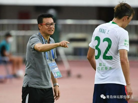拜仁有意和皇马竞争瓦拉内 愿意开价2000万欧《每日体育报》报道，拜仁慕尼黑冬窗有意和皇马竞争曼联中卫瓦拉内。