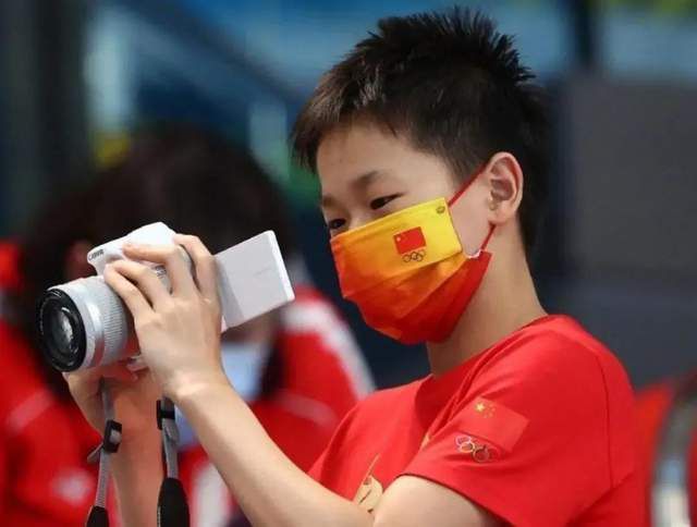 ;周游列国的《黄金兄弟》剧组此番取景也没忘了中国台湾，特别移师宝岛拍摄两周